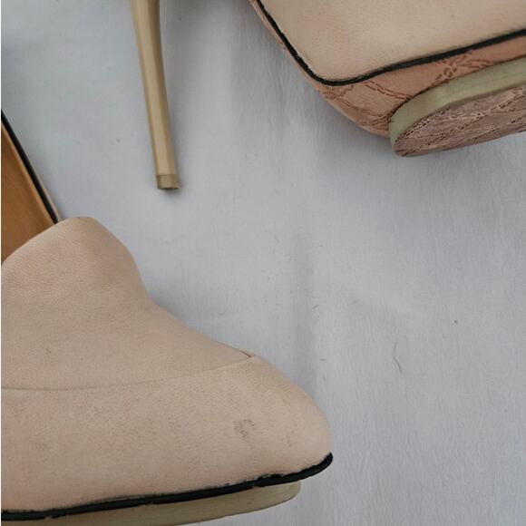 L.A.M.B. Tan Nude Black Leather Dice Pump sz 9M Minimalist Glam Y2K 2000s Basic - Picture 9 of 11